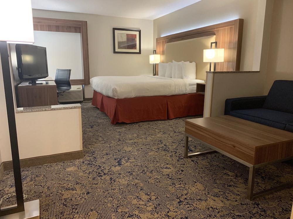 Best Western Plus Kansas City Airport - Kci East Екстериор снимка