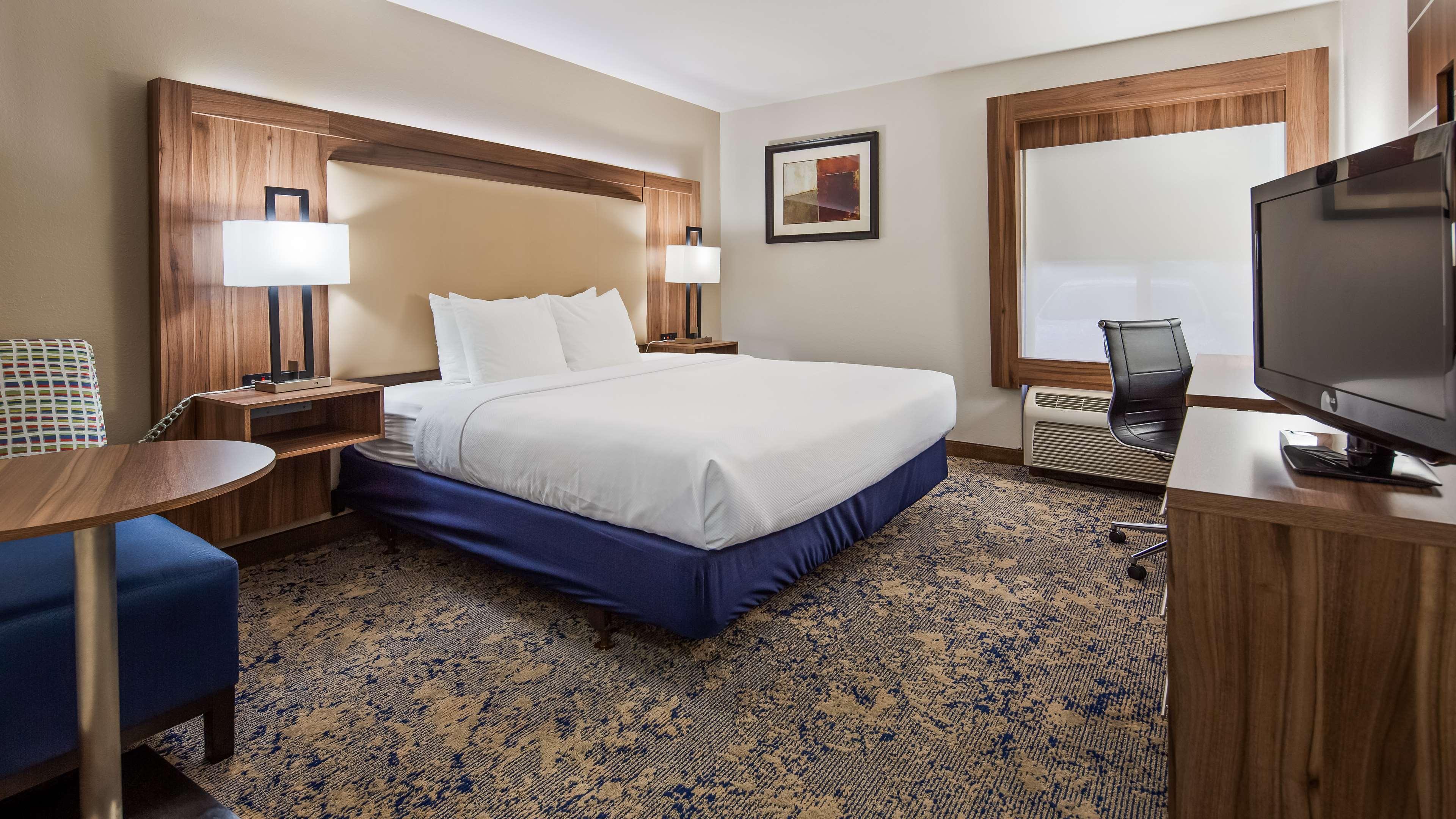Best Western Plus Kansas City Airport - Kci East Екстериор снимка
