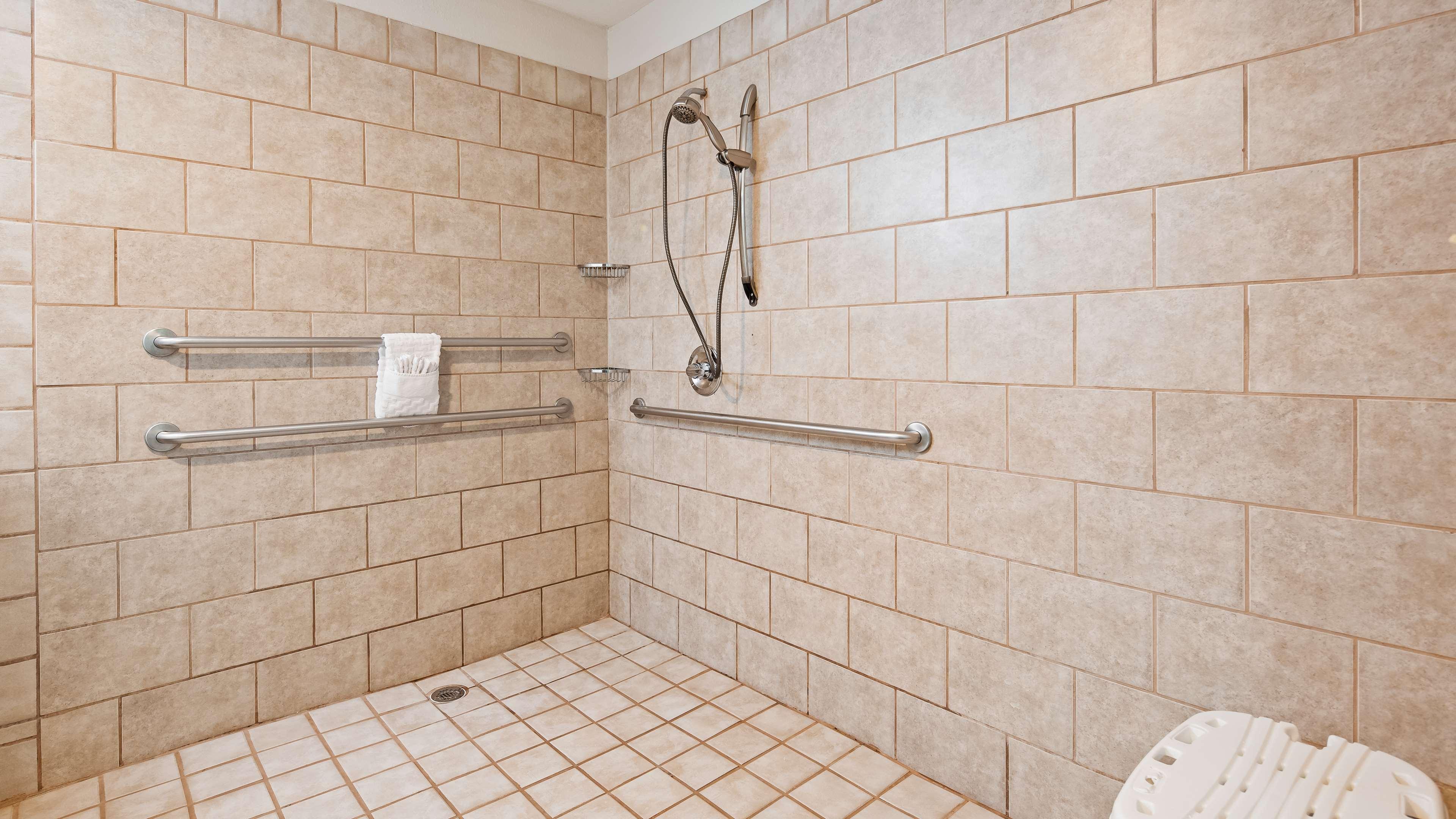 Best Western Plus Kansas City Airport - Kci East Екстериор снимка