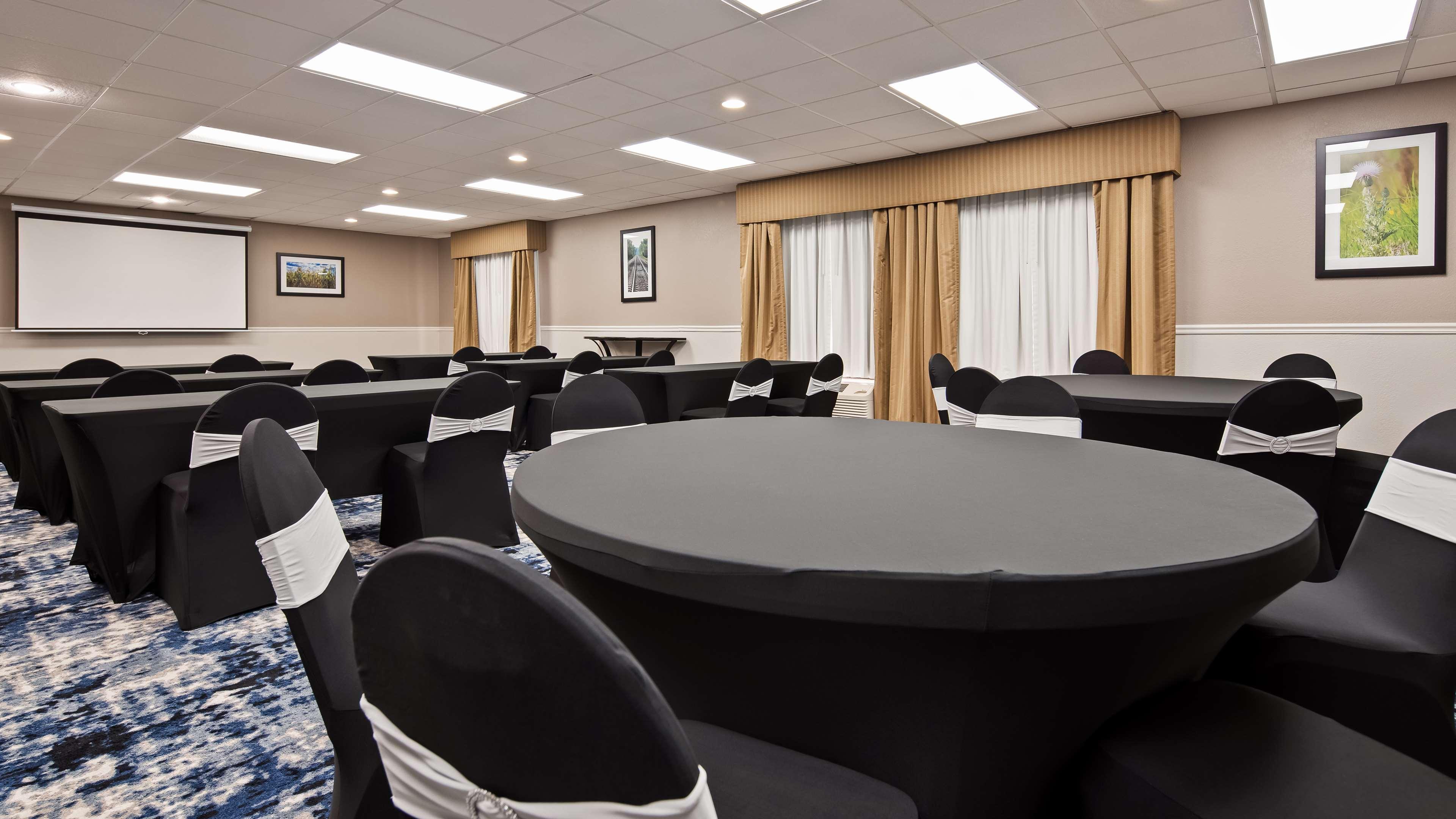 Best Western Plus Kansas City Airport - Kci East Екстериор снимка