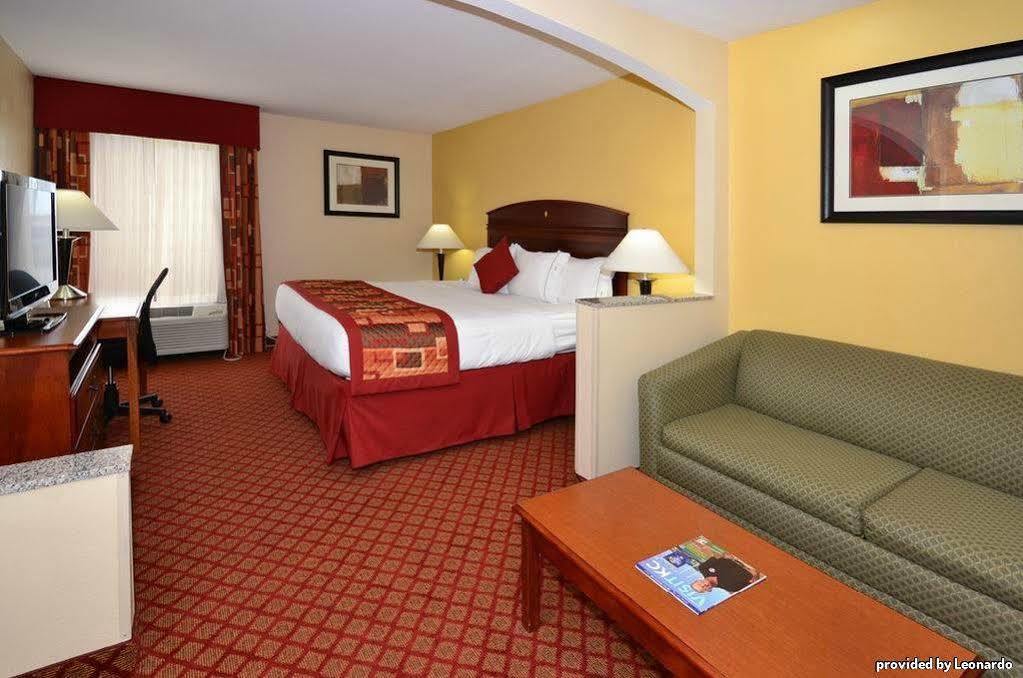Best Western Plus Kansas City Airport - Kci East Екстериор снимка
