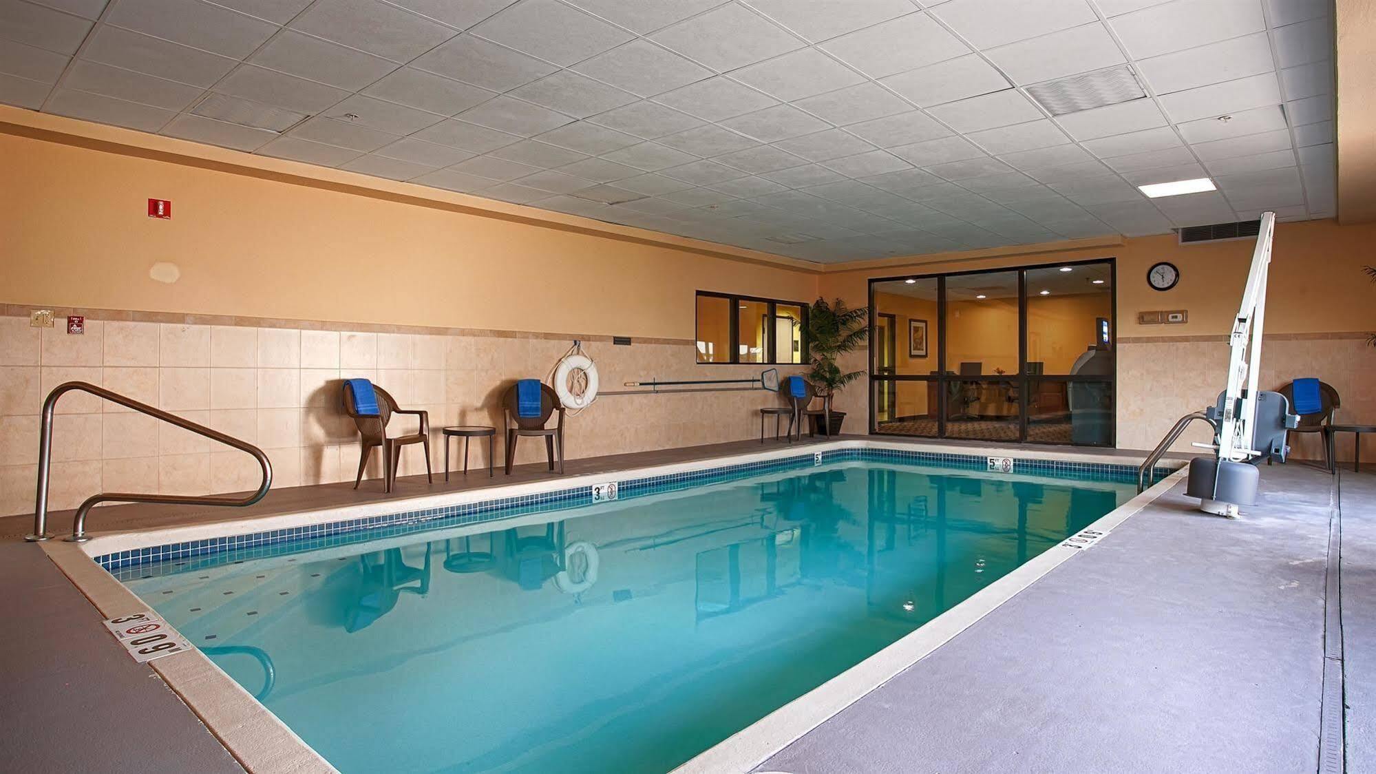 Best Western Plus Kansas City Airport - Kci East Екстериор снимка
